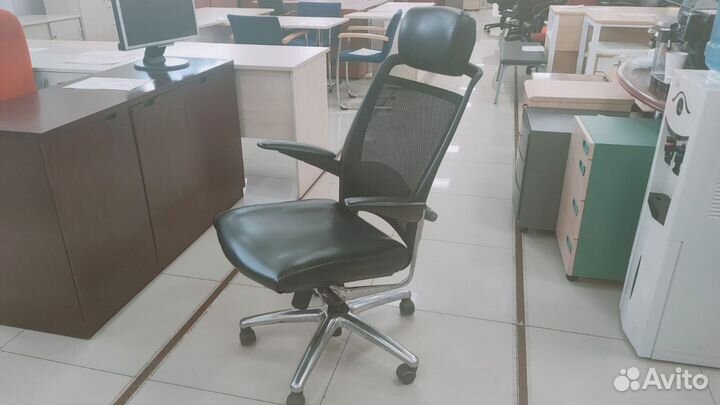 Компьютерное кресло игровое