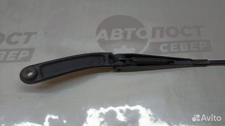 Поводок стеклоочистителя передний левый Audi A4 B8