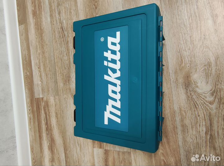 Перфоратор makita HR 2470
