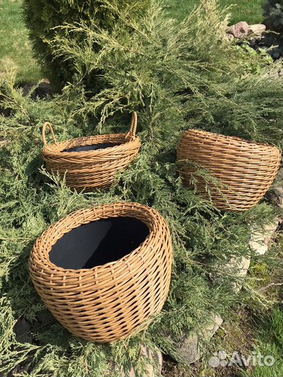 Кашпо из искусственного ротанга