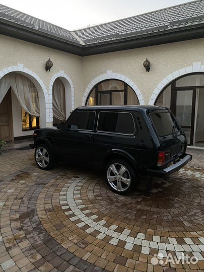 LADA 4x4 (Нива) 1.7 МТ, 2000, 150 000 км