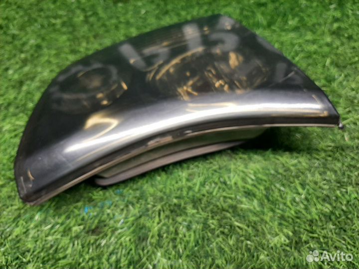 В наличии: Фонарь задний правый Lexus RX300