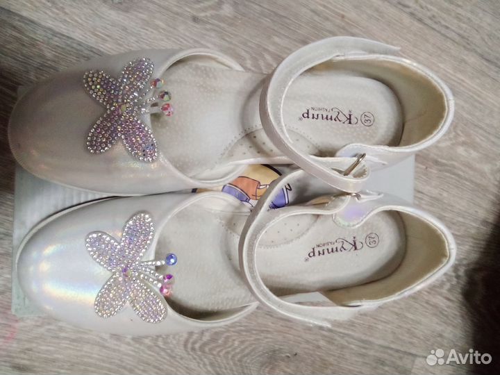 Сандалии для девочки