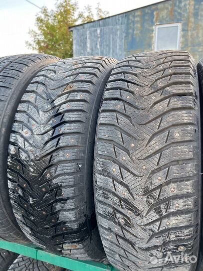 Kumho WinterCraft Ice WI31 215/65 R16 98T