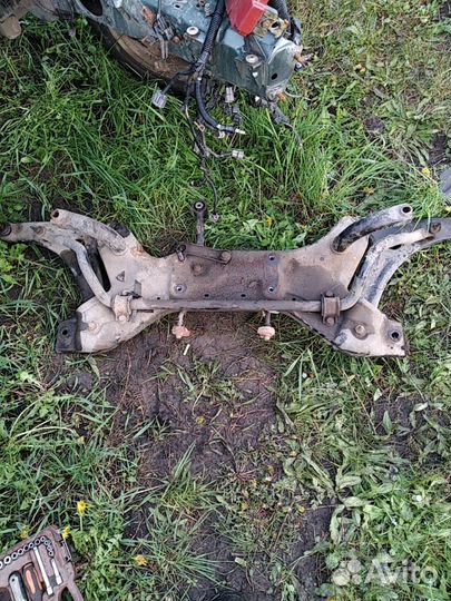 Подрамник Mitsubishi Colt