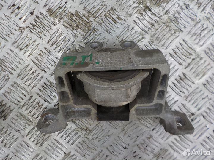 Опора двигателя на Ford Focus II