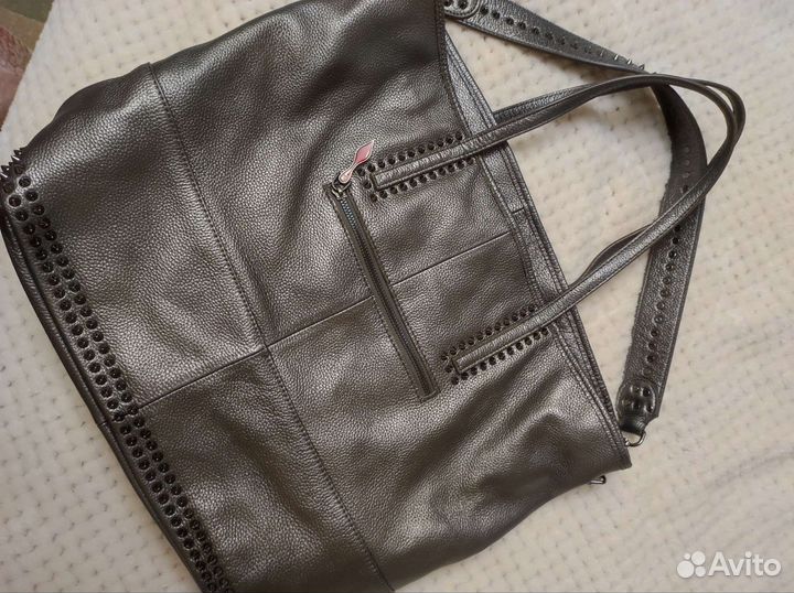 Женская кожаная сумка Christian Louboutin