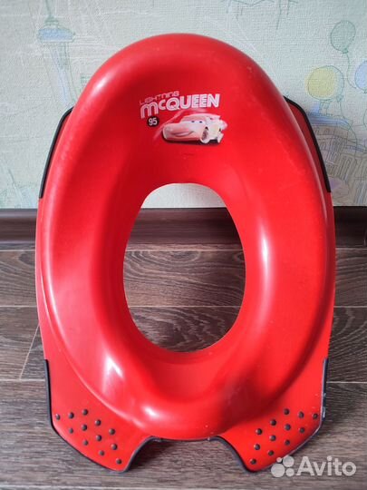 Детское сиденье на унитаз