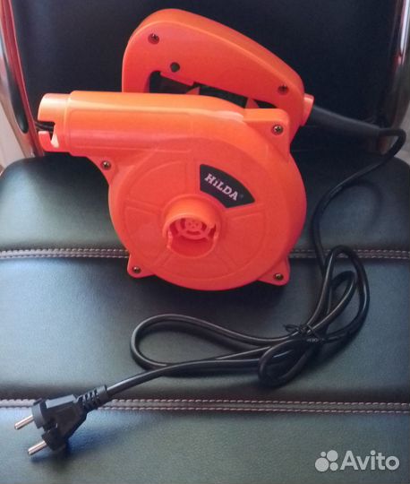 Электрическая воздуходувка: Пылесос садовый