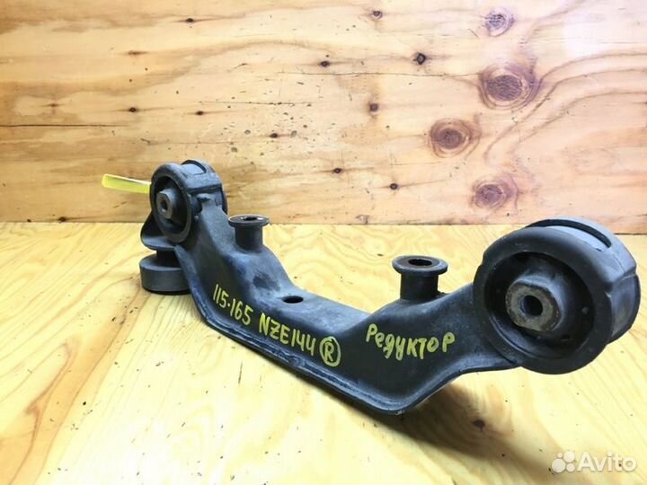 Подушка редуктора Toyota Corolla Fielder NZE144G