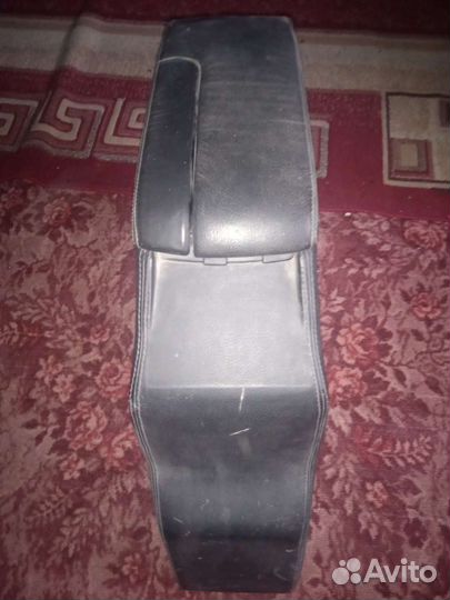 Подлокотник