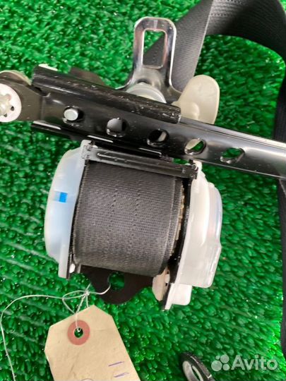 Ремень безопасности лев. зад. Infiniti Qx56, Qx80