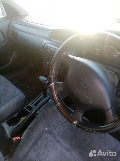 Nissan Bluebird 1.8 AT, 1999, 100000км