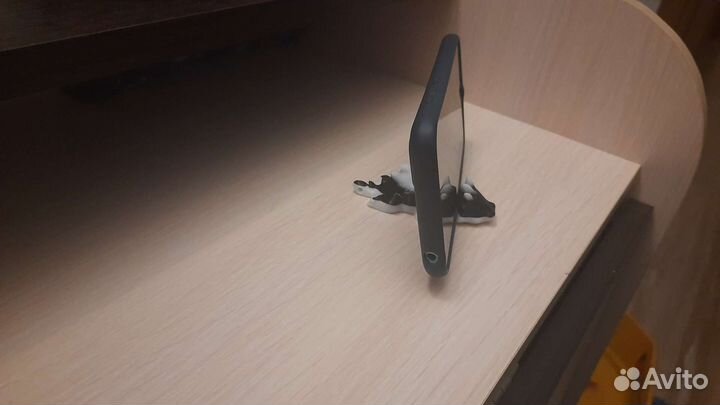 Брелок-подставка для телефона