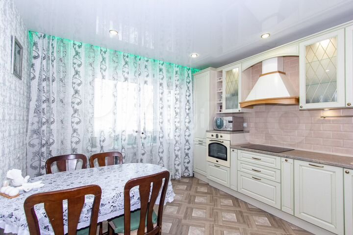 3-к. квартира, 73,2 м², 8/10 эт.