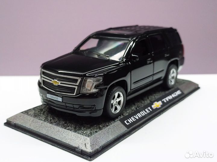 1:43 Chevrolet Tahoe Black