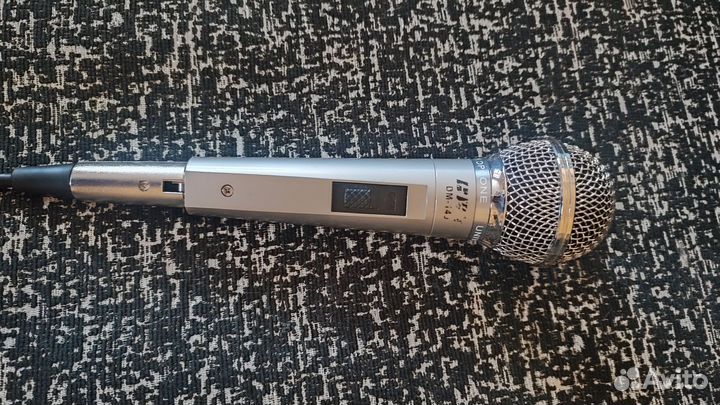 Микрофон для караоке проводной