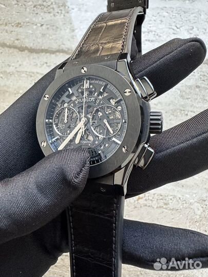 Часы Hublot Classic Fusion Black 525.CM.0170.LR