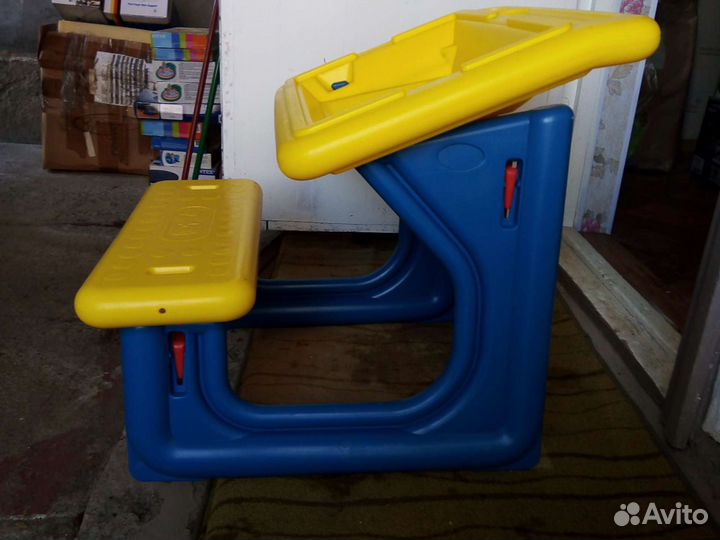 Парта для школьника