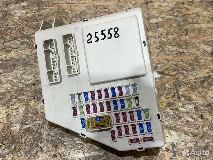 Блок предохранителей передний Kia Soul рест. 2012