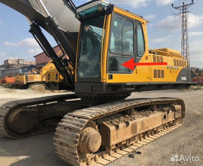 Стекло двери нижнее на экскаватор Volvo EC 460