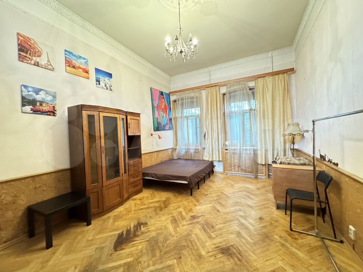 2-к. квартира, 79 м², 1/4 эт.