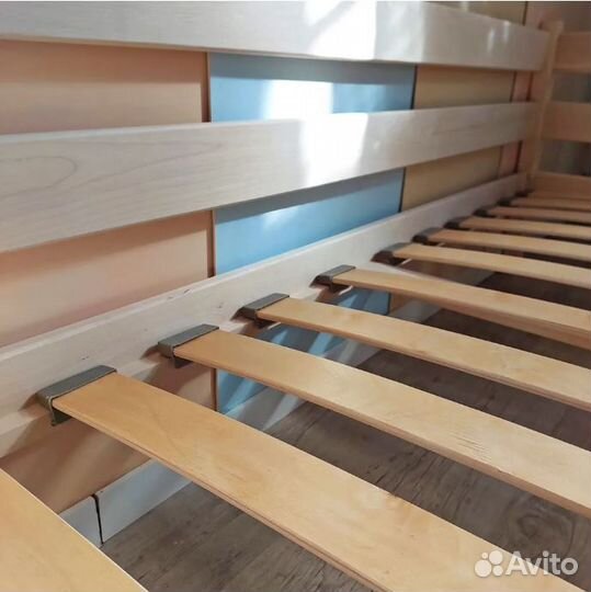 Кровать серая в детскую комнату