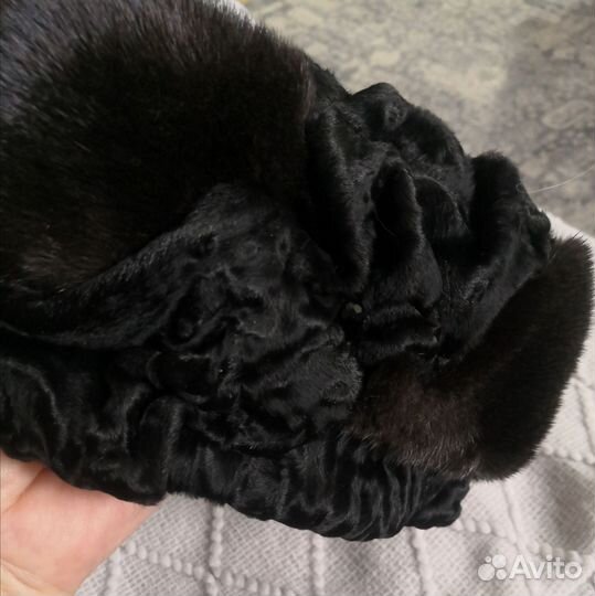 Женская зимняя шапка