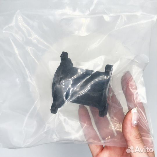 Втулка стабилизатора Toyota Land Cruiser 200