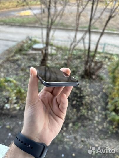 iPhone 8, 64 ГБ