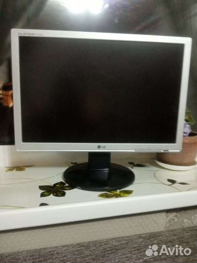 Монитор LG
