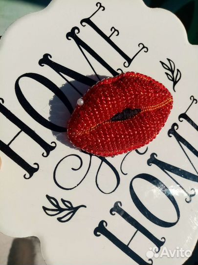 Брошь из бисера ручная работа