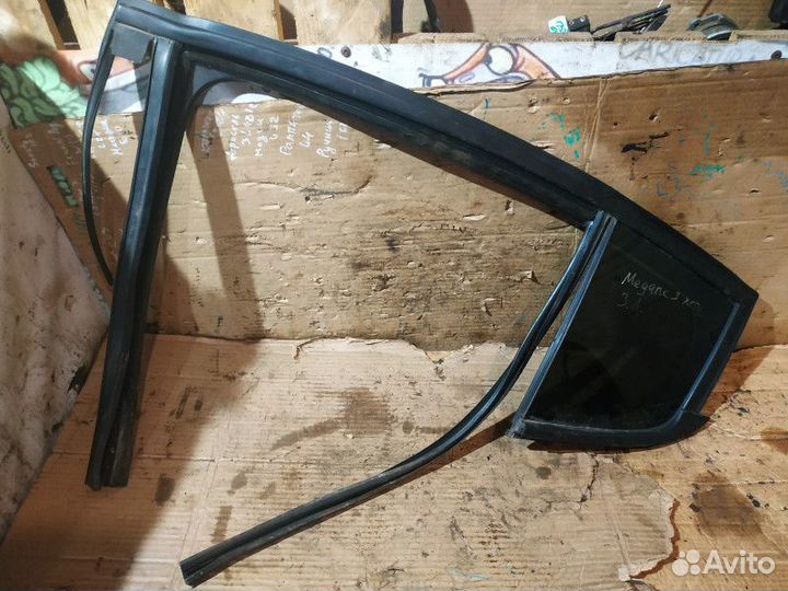 Стекло двери заднее левое Renault Megane 3