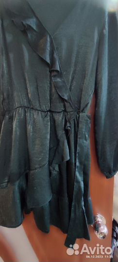 Платье т.зелёного цвета 42-44