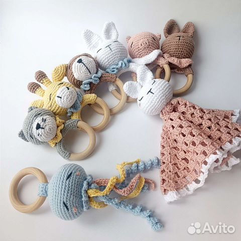Вязаные игрушки погремушки ручной работы