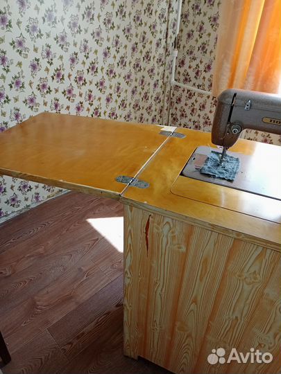 Швейная машина Подольск ножная