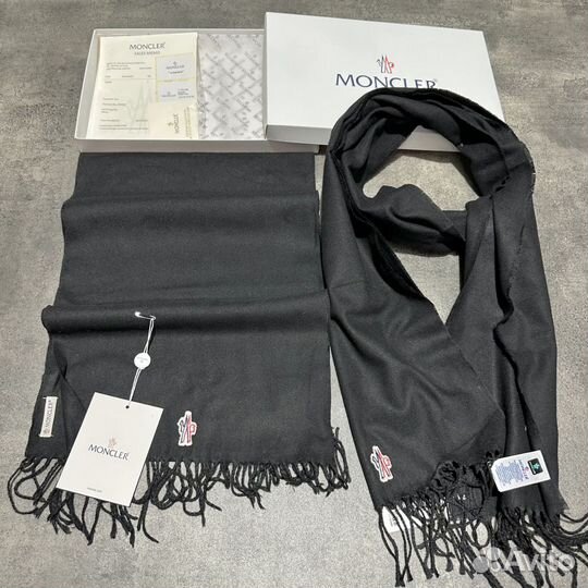 Шарф в коробке moncler