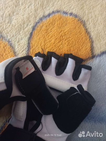 Перчатки для единоборств