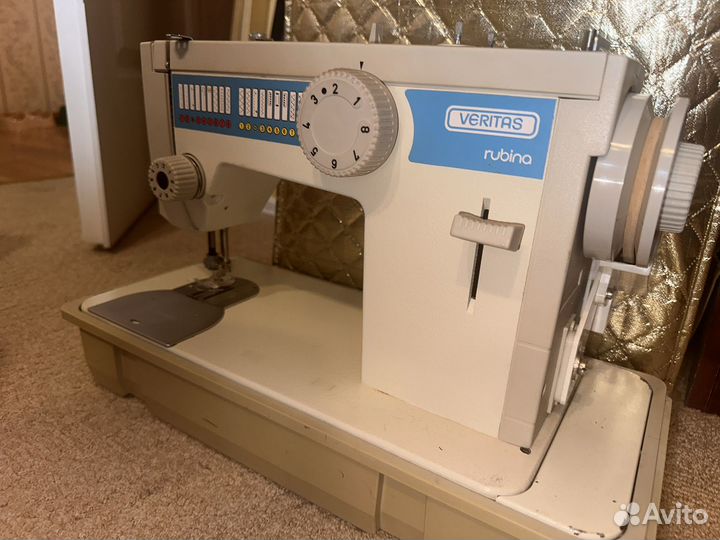 Швейная машина veritas