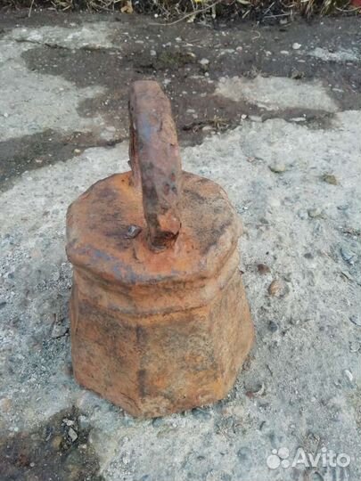 Гиря старинная 18 век