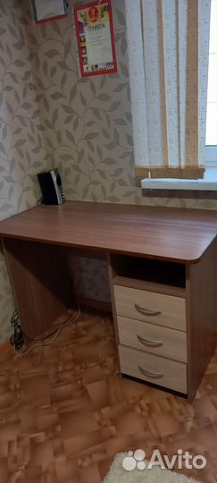 Детский письменный стол