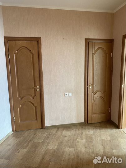 Двери межкомнатные из массива бу