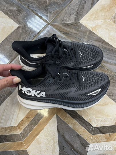 Кроссовки Hoka