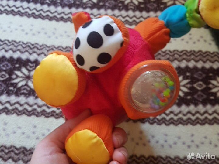 Развивающая игрушка для самых маленьких