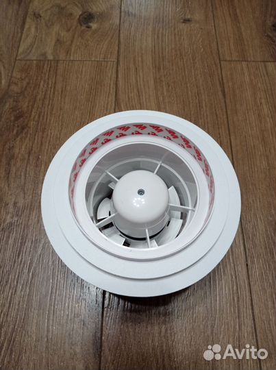 Теневая решетка с вентилятором к натяжному потолку