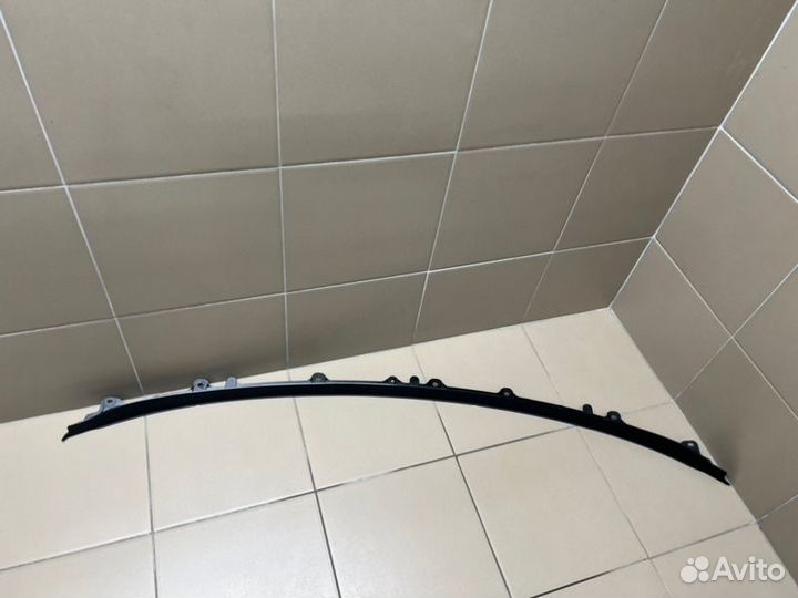 Молдинг капота Volvo Xc90 80 тыс.км. 2.0 D420T2