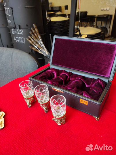 Рюмки перевёртыши с головами