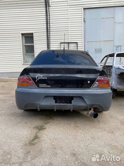 Задний бампер от Mitsubishi Lancer Evolution