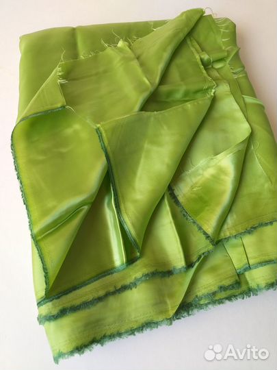 2 метра вискозы для подклада ярко-зеленая ткань
