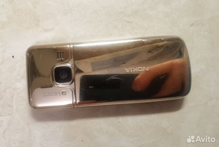 Nokia 6700 classic Gold Edition